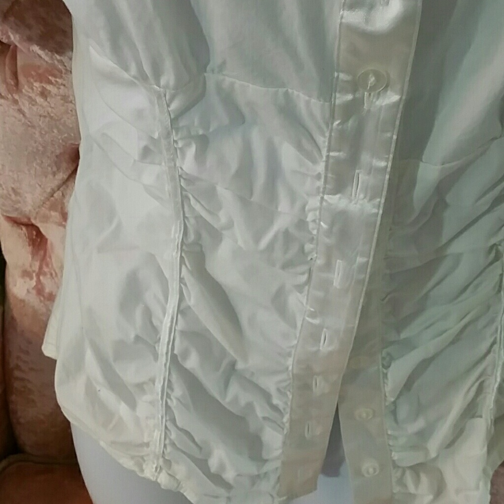 Top - Picture 2 of 3